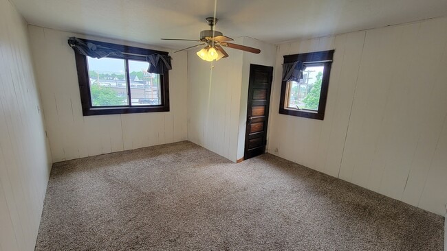 Building Photo - 765 E Buchtel Ave