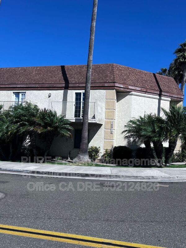 Foto del edificio - 16972 Hoskins Lane