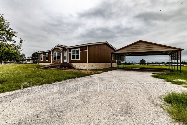Foto del edificio - 413 Co Rd 6812