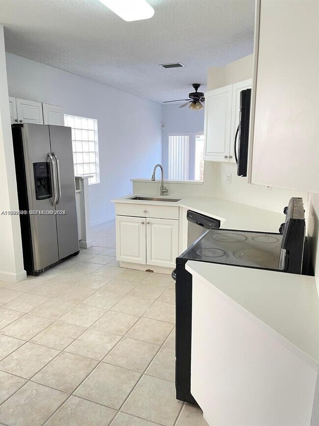 Foto del edificio - 8784 SW 213th Ln