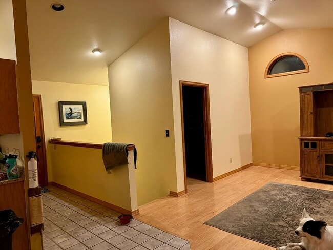 Foto del edificio - 433 Porphyry Rd