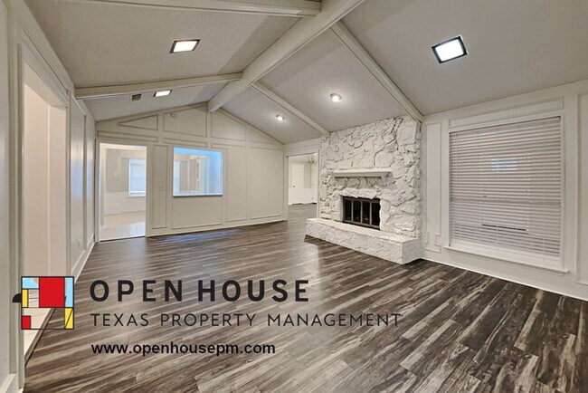 Building Photo - 2705 Loch Haven Dr Plano