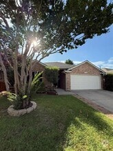 Building Photo - 206 Charleston Dr