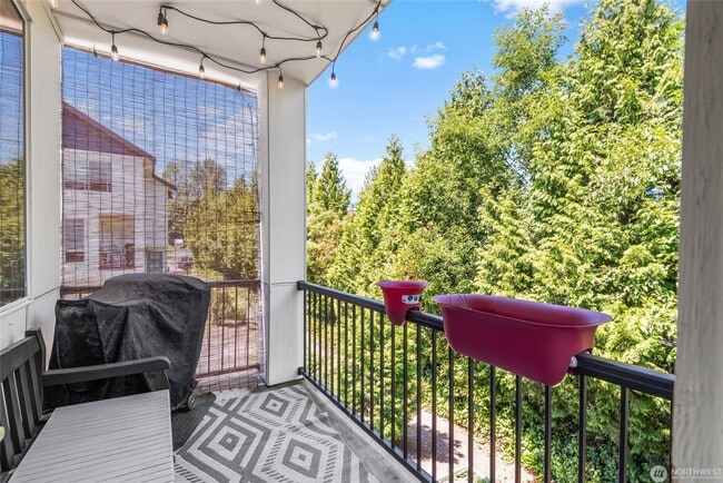 Building Photo - 14715 Admiralty Way