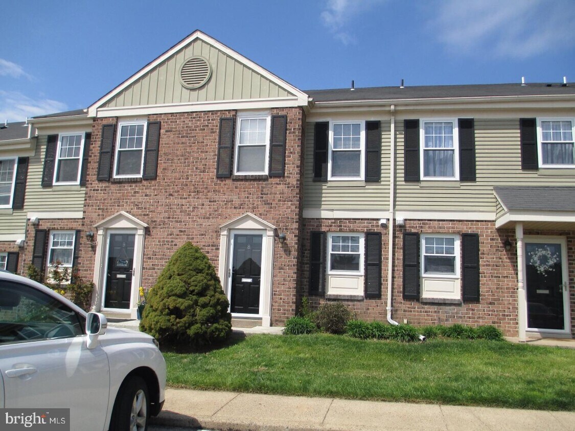 8 Coventry Ct, Blue Bell, PA 19422 Townhome Rentals in Blue Bell PA