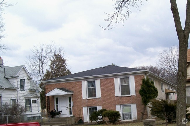 Building Photo - 2929 29th Ave S