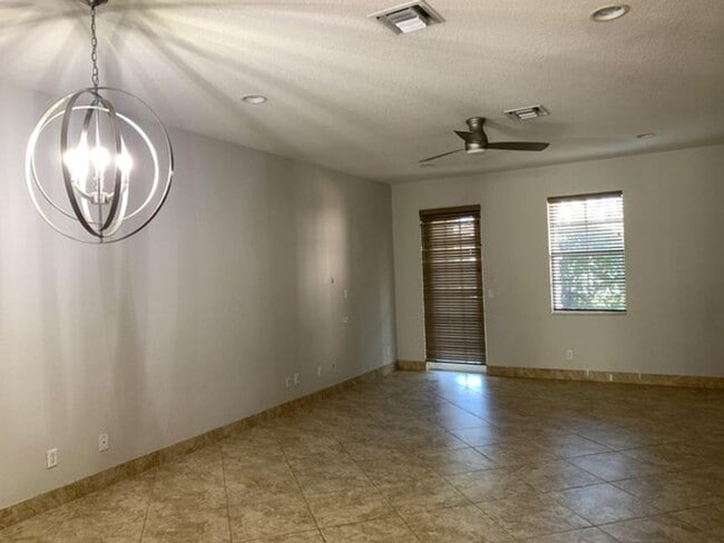 Building Photo - 147 Mulligan Pl