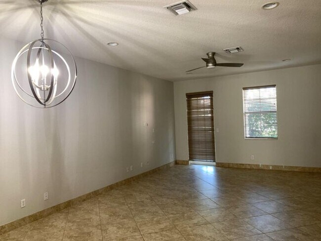 Foto del edificio - 147 Mulligan Pl