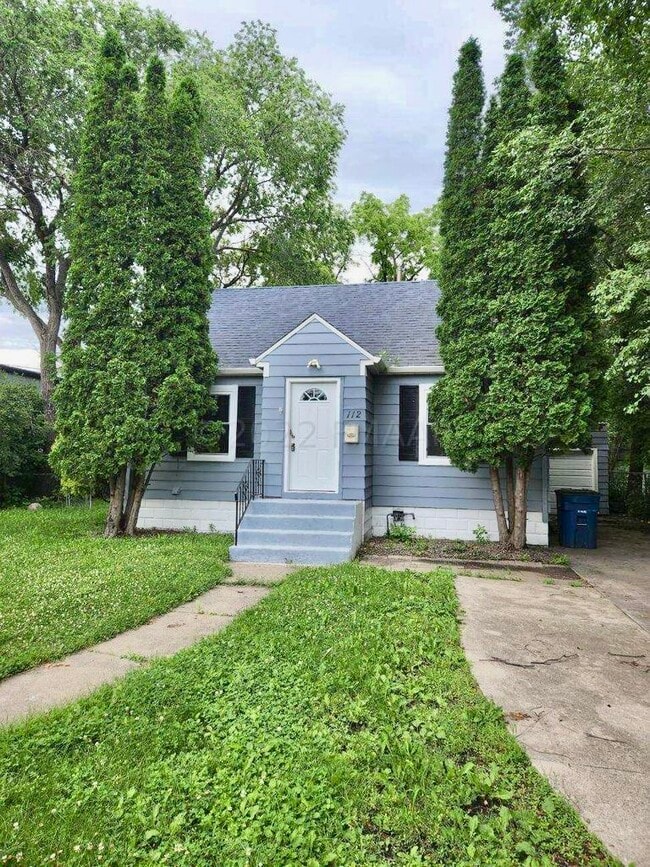nice curb appeal - 112 14th St S