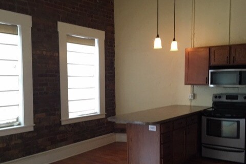 Primary Photo - 125 S Central St