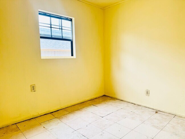 Foto del edificio - 1413 Harding Ave