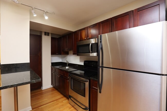 Building Photo - 4180 N Marine Dr