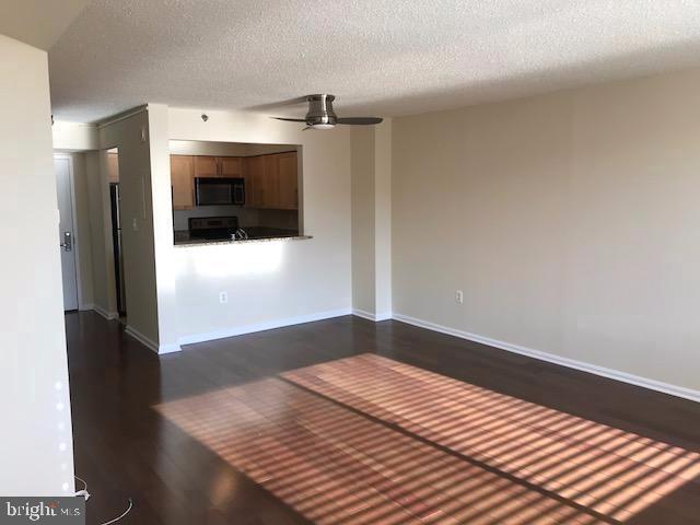 Building Photo - 10101 Grosvenor Pl
