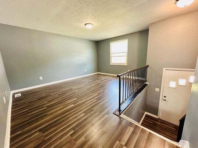 Building Photo - Updated 5BR/2BR house near Outer Loop now available!