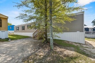Building Photo - 600 Ermine Rd