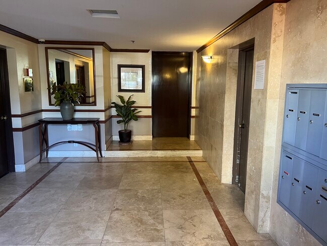 Lobby - 1853 S Bentley Ave