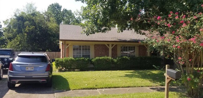 Building Photo - 9635 Riverside Lodge Dr