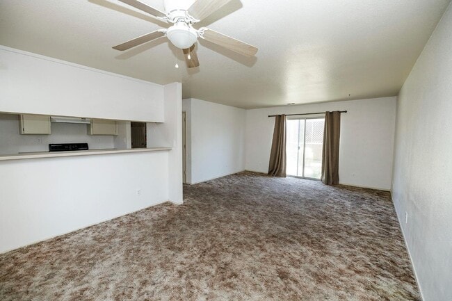 Foto del edificio - 1580 N Denair Ave