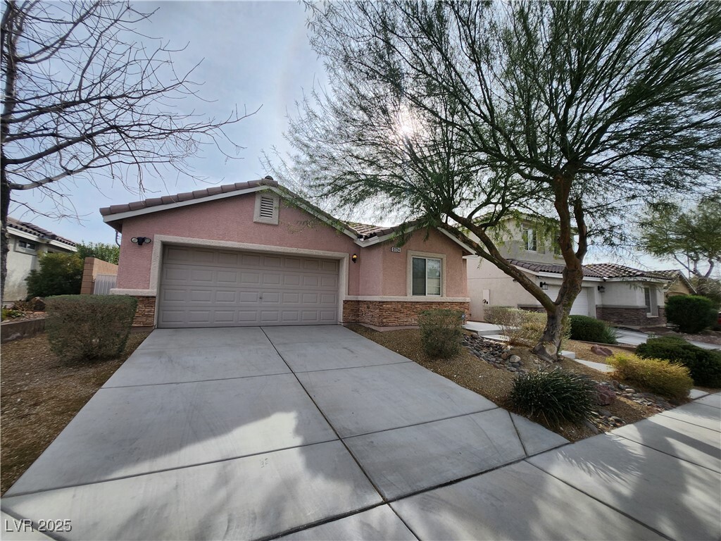 Foto principal - 5724 Hornbrook St