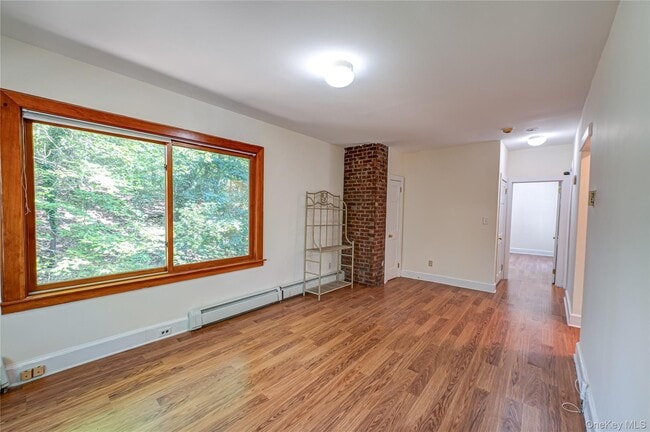Building Photo - 139 Cove Neck Rd