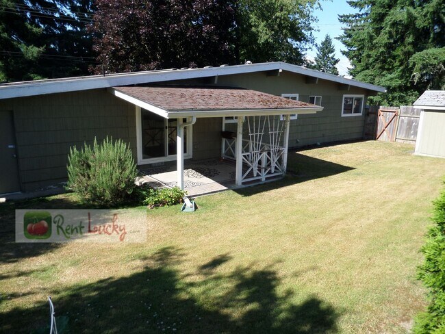 Foto del edificio - Adorable 3-Bedroom Home w/Large Fenced Yar...