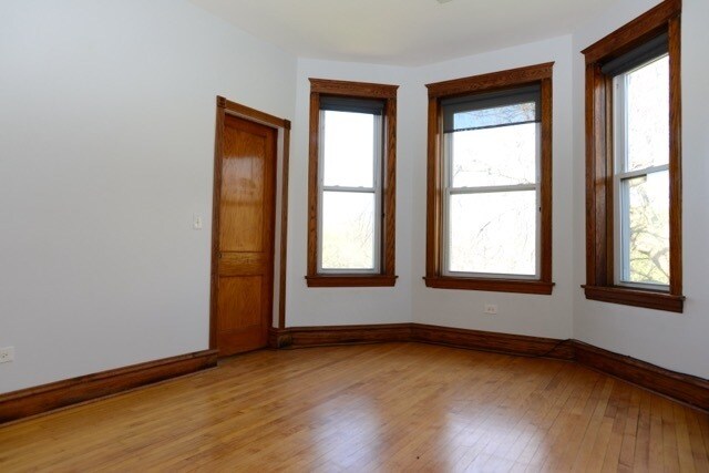 Foto del edificio - 2318 S Marshall Blvd