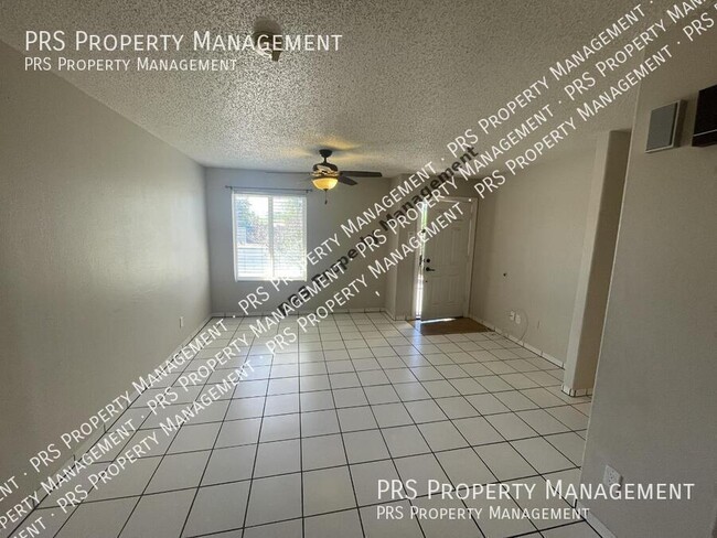 Foto del edificio - 2544 W Isabella Ave