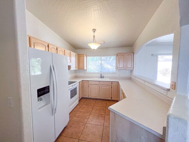 Building Photo - HOUSE - COTTONWOOD- SILVER SPRINGS GARDEN