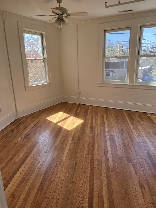 Living room - 773 Haywood Rd