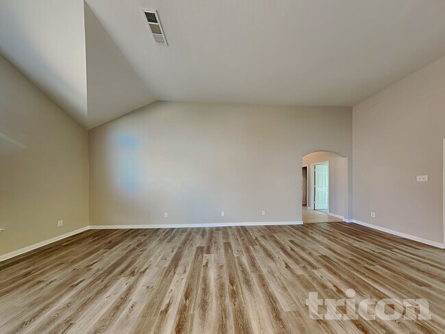 Building Photo - 213 Lamont Rd