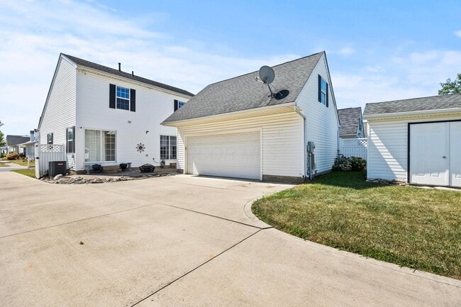 Building Photo - 4462 Alameda Dr