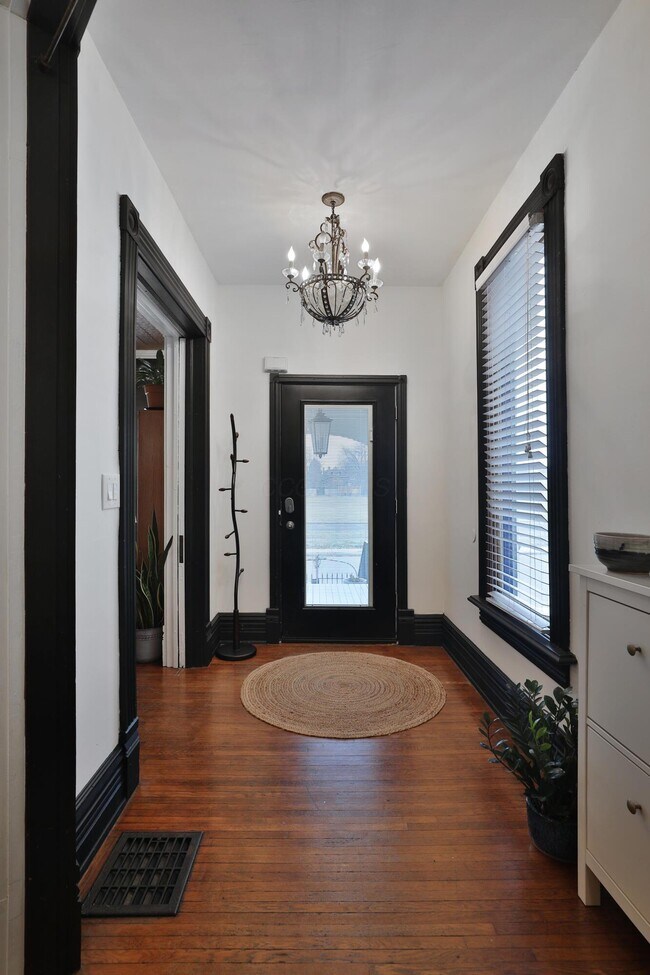 Foto del edificio - 1344 Oak St