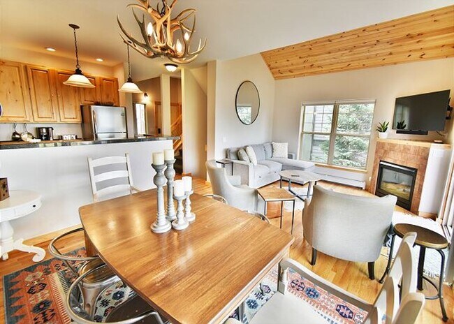 Foto del edificio - Summer Seasonal Rental- 734 Rocky Point Townhomes