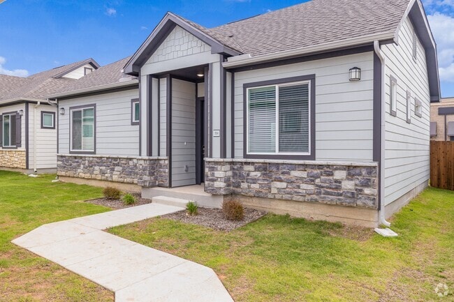 Building Photo - Avilla Rio Oaks