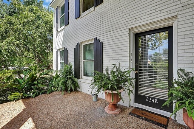 Building Photo - 2348 McClendon St