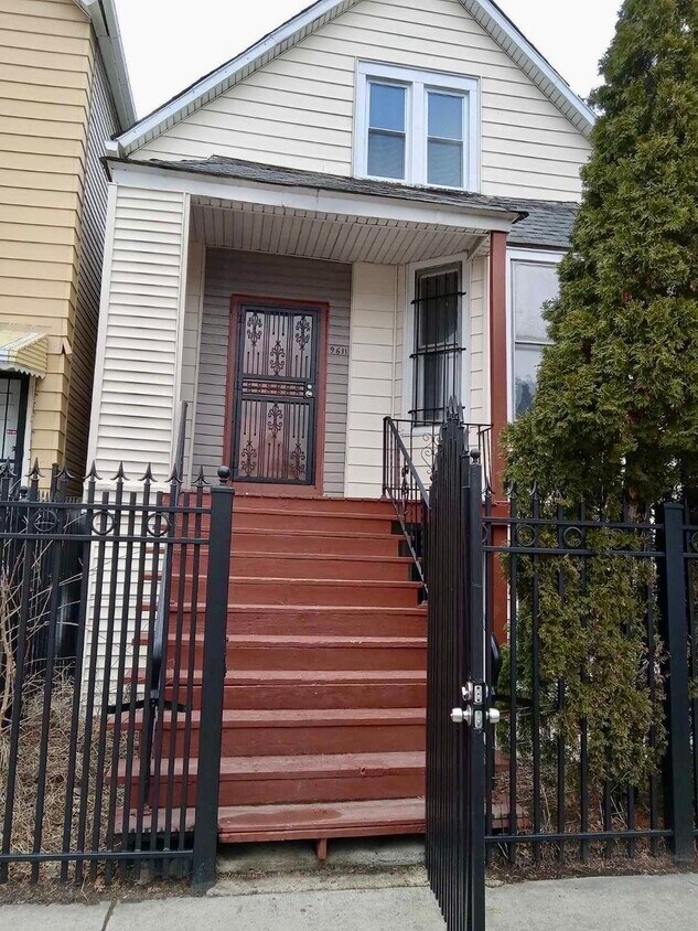 Primary Photo - 9611 S Ave L