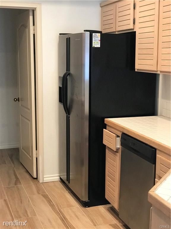 Building Photo - 2 br, 2 bath Condo - 12 Menlo Aisle # 160