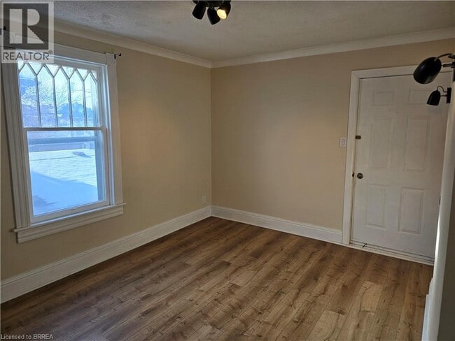 Building Photo - 60 Lynnwood Ave