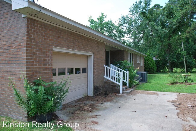Foto del edificio - 3 br, 2.5 bath House - 528 Larkspur Road
