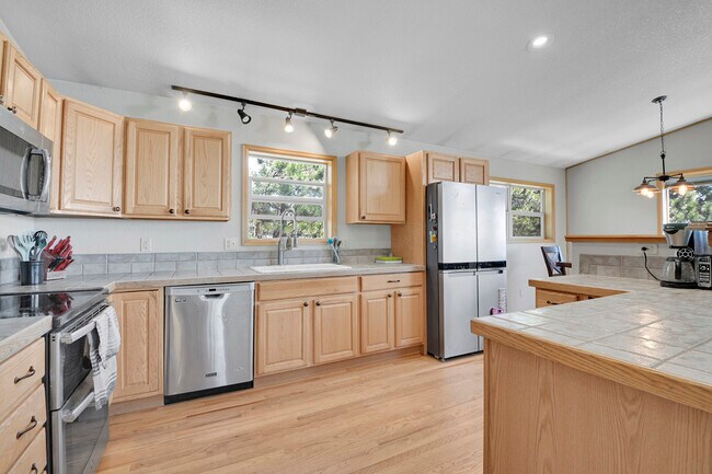 Foto del edificio - 127 N Pine Dr