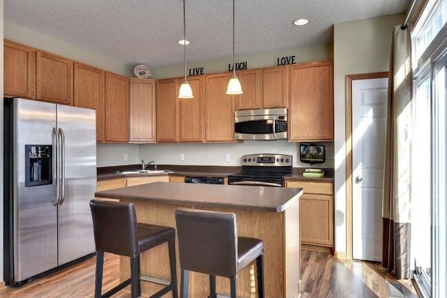 Building Photo - 9981 Wildflower Dr