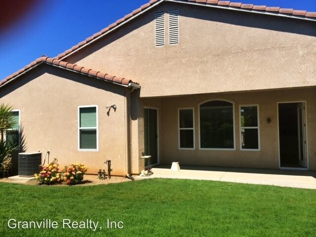 Foto del edificio - 4 br, 2 bath House - 2755 E. Omaha
