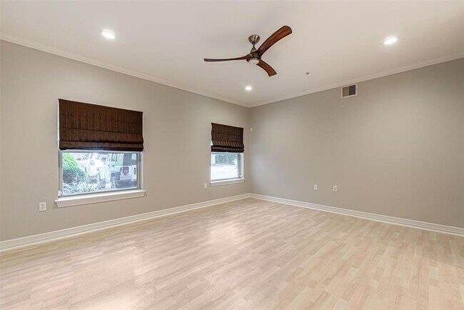 Building Photo - 3501 Chenevert St