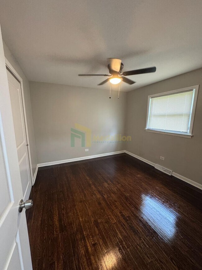 Foto del edificio - Beautifully Updated 4BR/1BA Home with Fini...