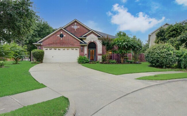 Foto del edificio - 14403 Red Tailed Hawk Ln