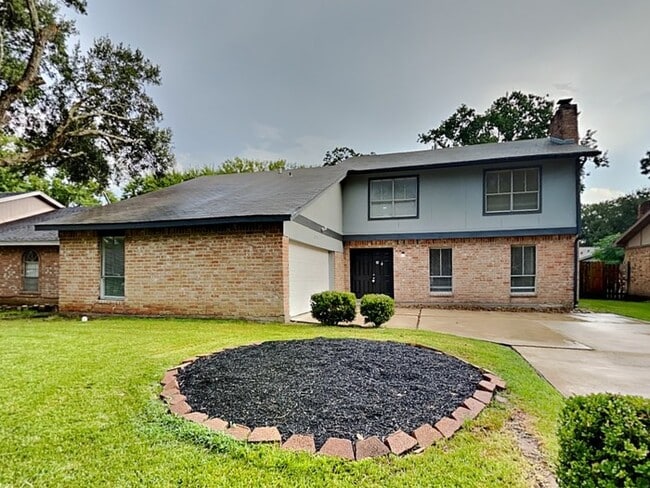 Building Photo - 2111 Mustang Springs Dr