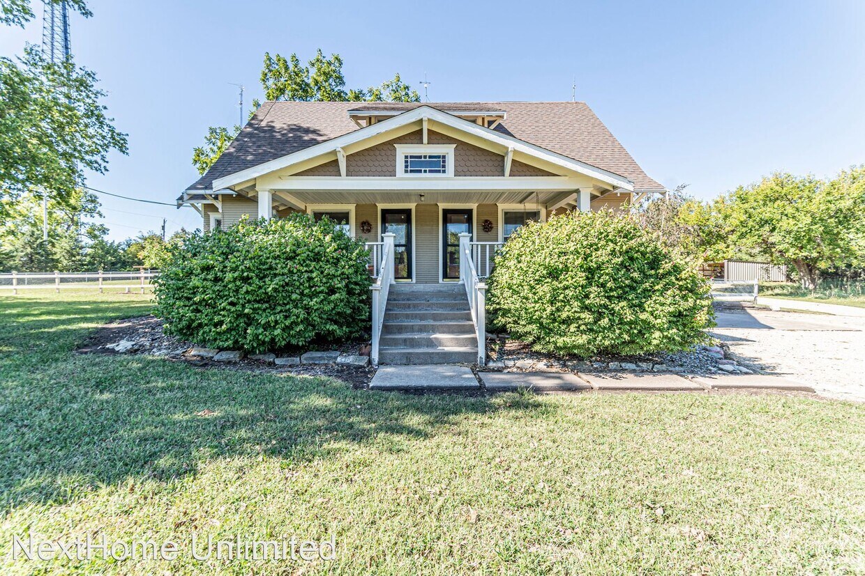 5 br, 2.5 bath House 7595 Falcon Rd House Rental in Riley, KS