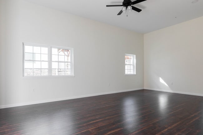 Building Photo - Peach Alley Commons