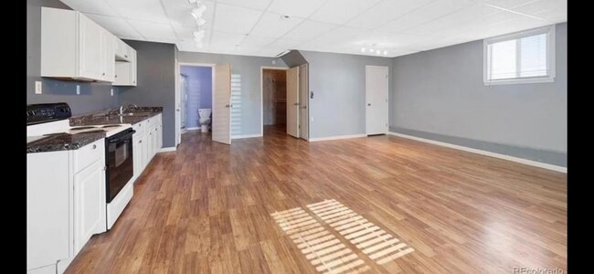 Foto del edificio - Flintwood- JK