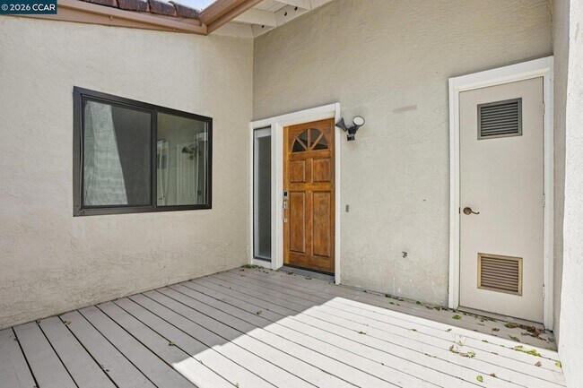 Foto del edificio - 1541 Moraga Way